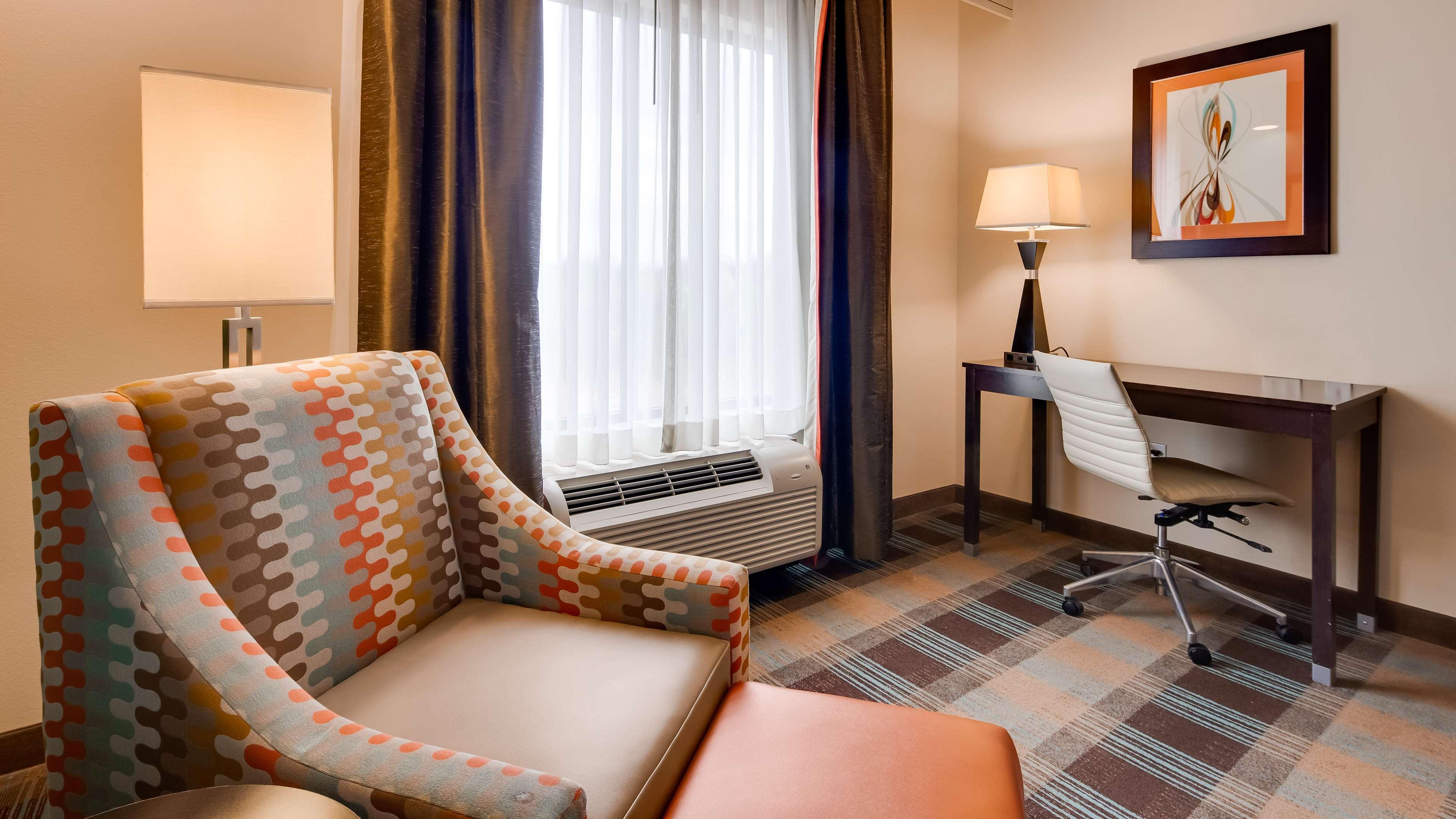 Best Western Plus Atrium Inn & Suites Кларксвілл Екстер'єр фото