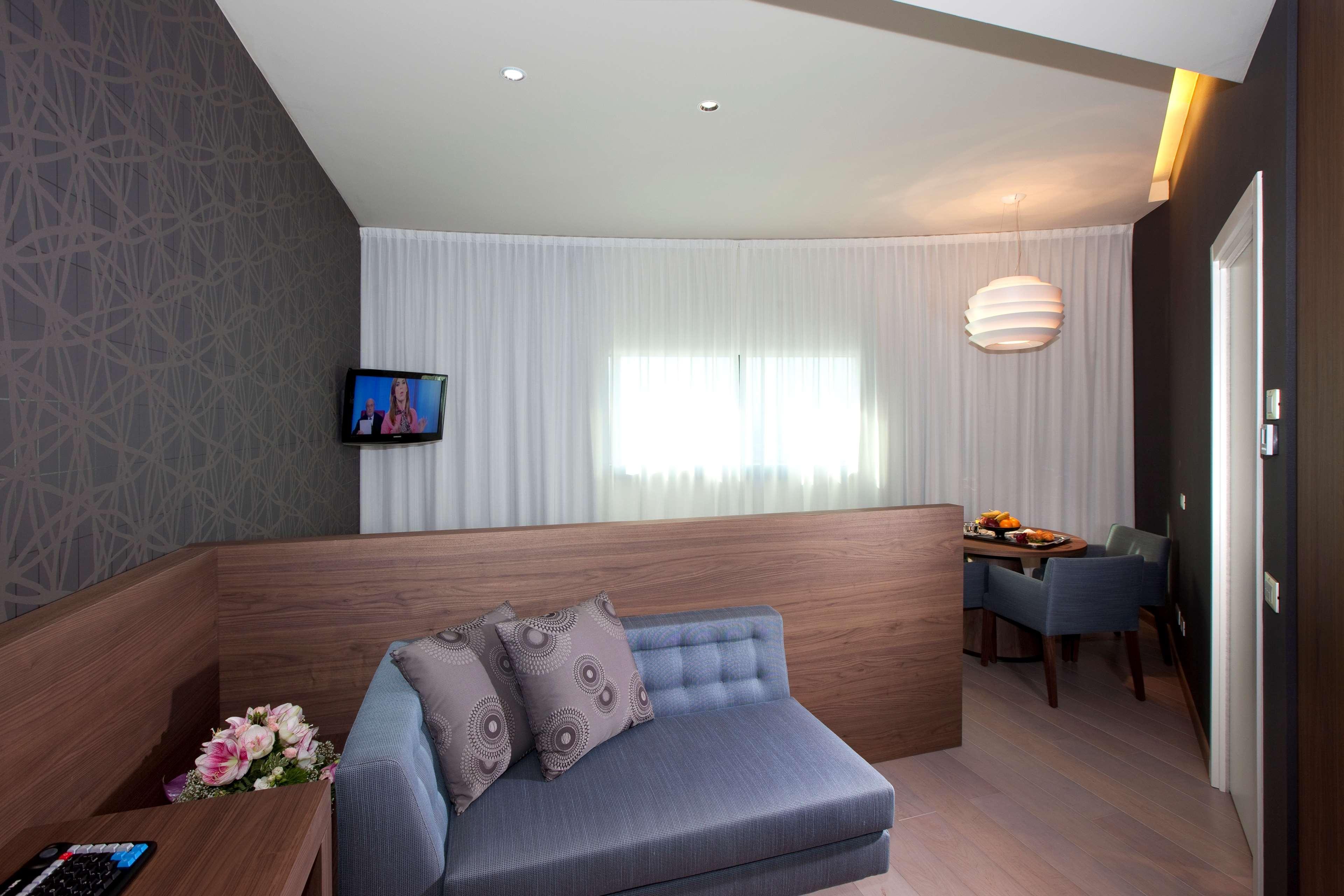 Best Western Plus Atrium Inn & Suites Кларксвілл Екстер'єр фото