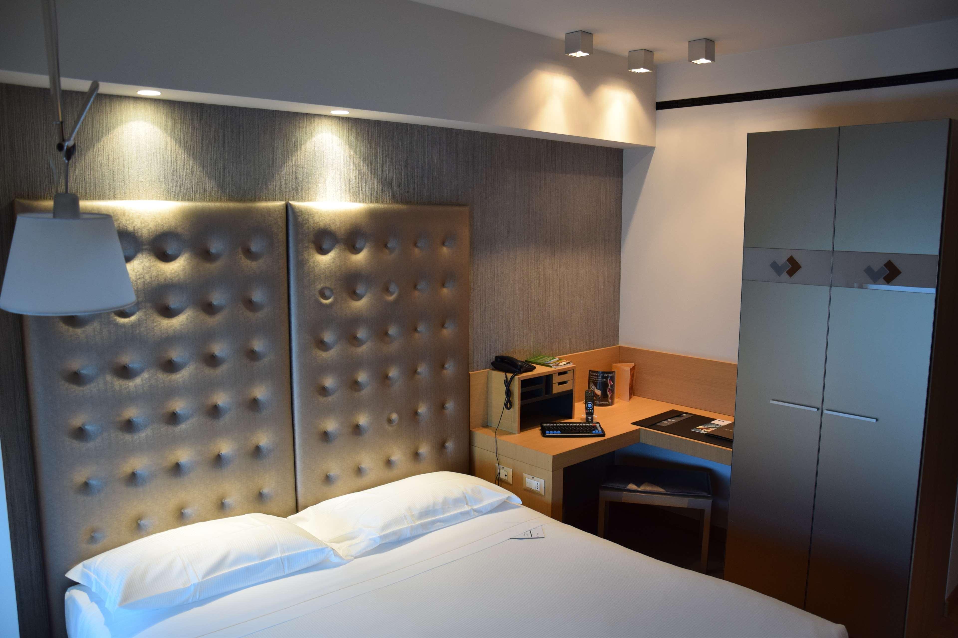 Best Western Plus Atrium Inn & Suites Кларксвілл Екстер'єр фото