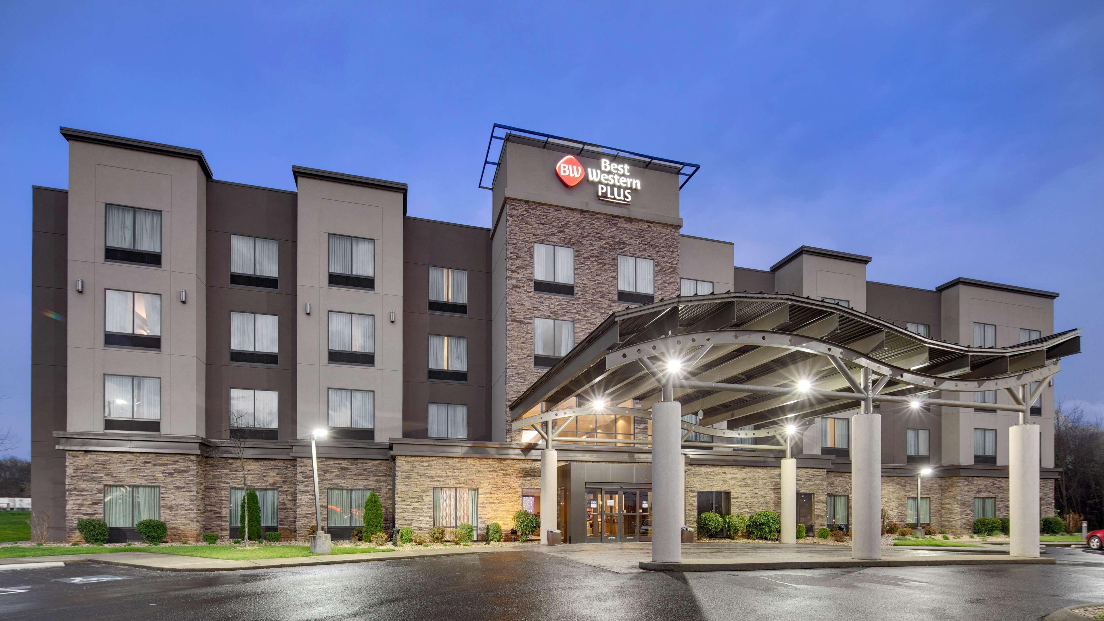 Best Western Plus Atrium Inn & Suites Кларксвілл Екстер'єр фото