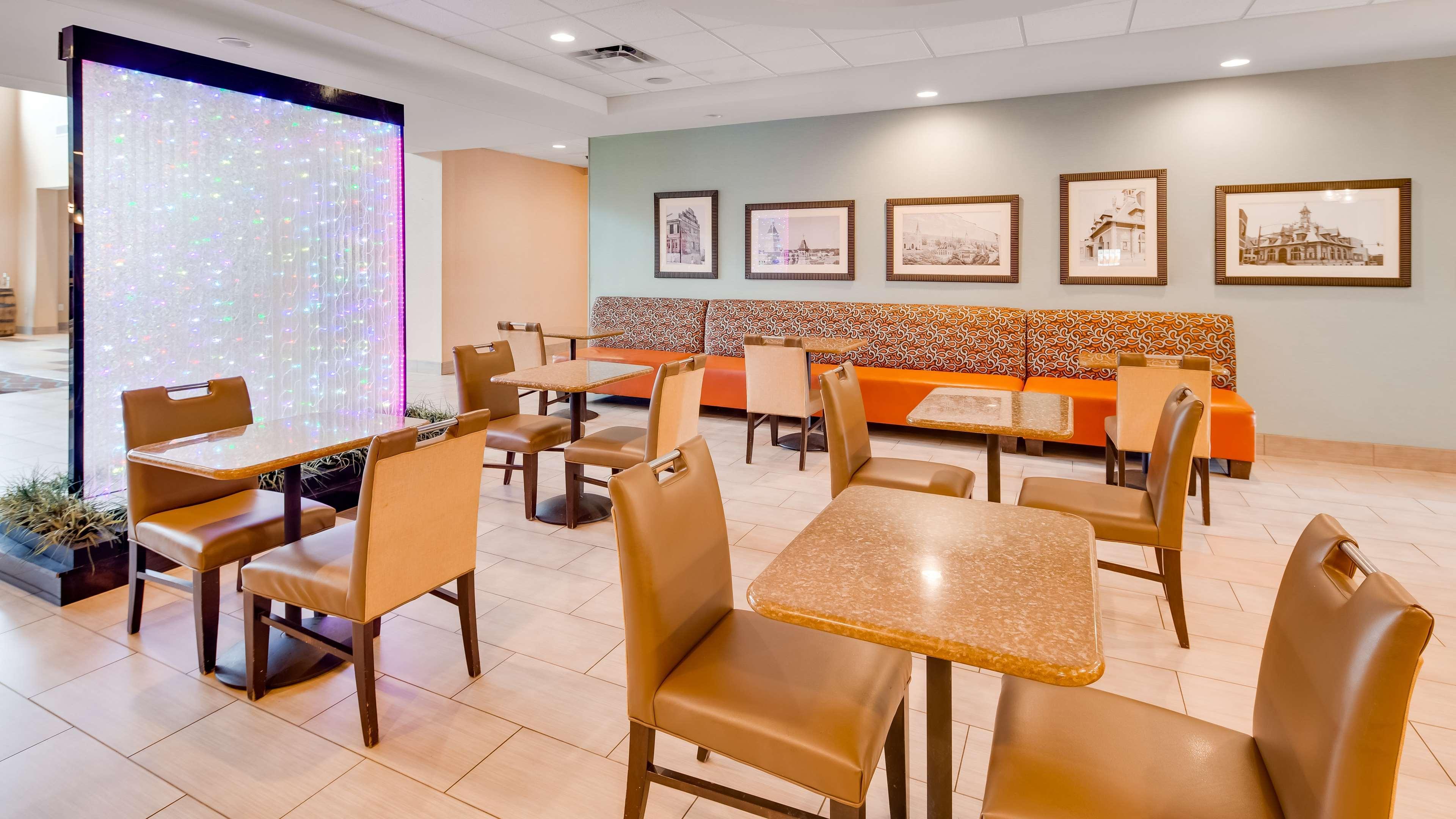 Best Western Plus Atrium Inn & Suites Кларксвілл Екстер'єр фото