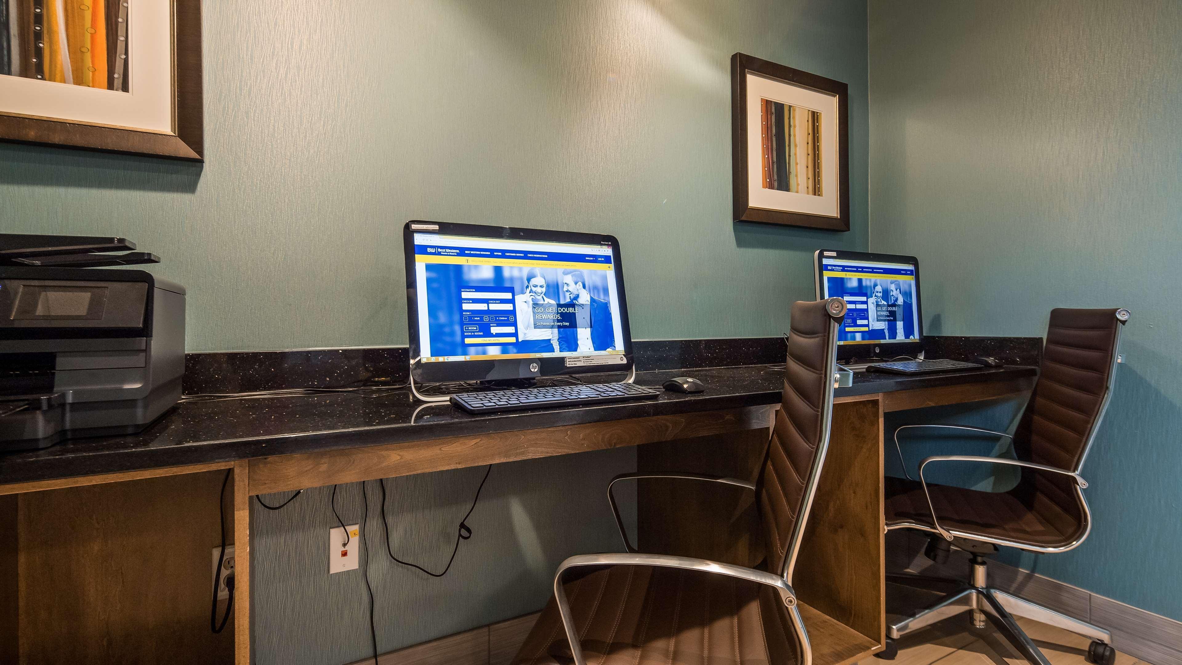 Best Western Plus Atrium Inn & Suites Кларксвілл Екстер'єр фото